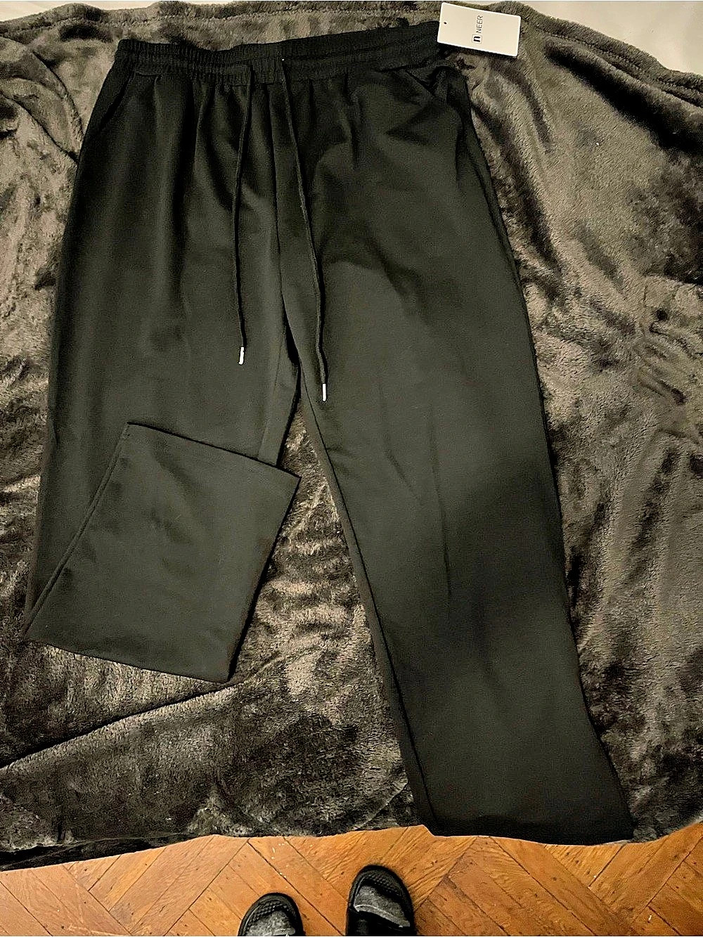 NEER Black Jogger Pants Large NWT